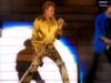 10. Johnny.Hallyday – Qu’est-ce que tu croyais – Tour Eiffel 2000 vignette