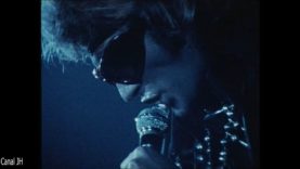 568-johnny-hallyday-fumee-palais-des-sports-69-mp4 vignette