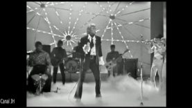 574-johnny-hallyday-jeune-homme-1968-mp4 vignette