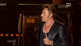 584-johnny-hallyday-quelque-chose-de-tennessee-bercy-2013-mp4 vignette