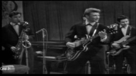 607-johnny-hallyday-en-guitare-solo-rare-1960-mp4 vignette