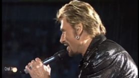 660-johnny-hallyday-concert-du-11-septembre-sous-la-pluie-1998-mp4 vignette