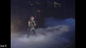 1034-johnny-hallyday-poeme-sur-la-7eme-palais-des-sports-82-mp4 vignette