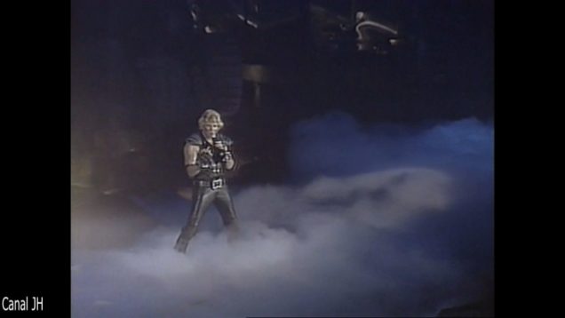 1034-johnny-hallyday-poeme-sur-la-7eme-palais-des-sports-82-mp4 vignette