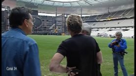 785-johnny-hallyday-premiere-visite-du-stade-de-france-et-du-decor-1998-mp4 vignette