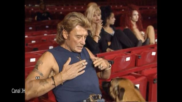 791-johnny-hallyday-adore-les-animaux-mp4 vignette