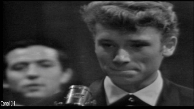 1055-johnny-hallyday-avec-une-seule-poignee-de-terre-1961-daily-blocked-mp4 vignette