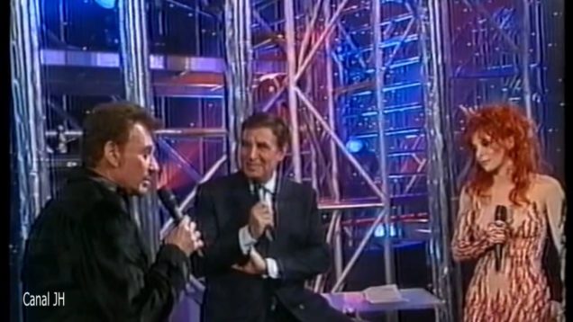 832-johnny-hallyday-avec-mylene-farmer-1999-base-mono-mp4 vignette