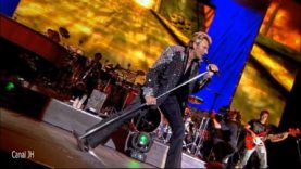 936-johnny-hallyday-voyage-au-pays-des-vivants-palais-des-sports-2006-mp4 vignette