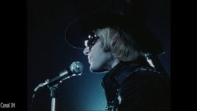 1048-johnny-hallyday-a-tout-casser-palais-des-sports-69_titre_01_011-mp4 vignette