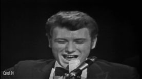 1051-johnny-hallyday-le-diable-me-pardonne-1965-mp4 vignette