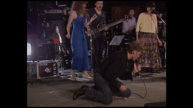 1058-johnny-hallyday-aimer-vivre-repetitions-bercy-1987-mp4 vignette