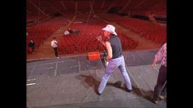 johnny-hallyday-voyage-au-pays-des-vivants-repetition-concerts-bercy-1992-mp4 vignette