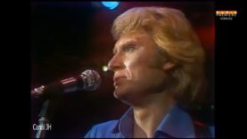 1098-johnny-hallyday-joue-pas-de-rocknroll-pour-moi-1976-mp4 vignette