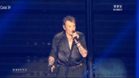 1102-johnny-hallyday-lenvie-bercy-2013-mp4 vignette