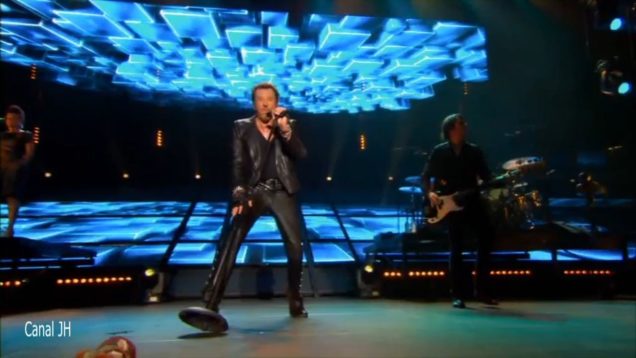 1142-johnny-hallyday-2-etrangers-bercy-2013-daily-blacklist-mp4 vignette